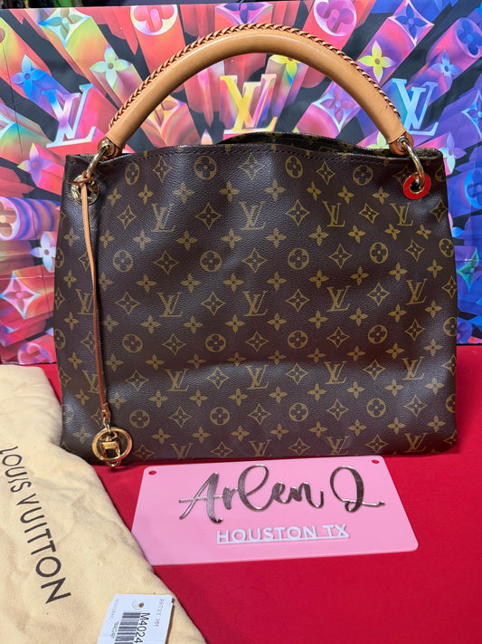 ARTSY MONOGRAM MM